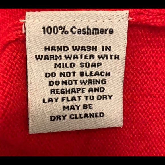 Claudia Nicole cashmere V-neck - Picture 4 of 4